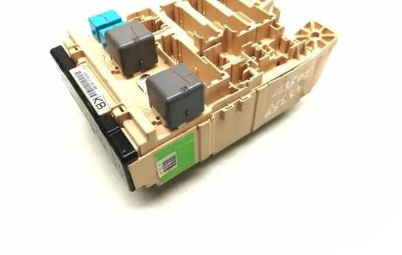 Lexus RX 300 Fuse box set KB269HV 091905