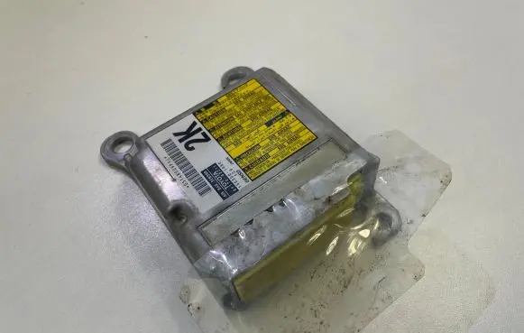 Toyota RAV 4 (XA30) Airbag control unit/module