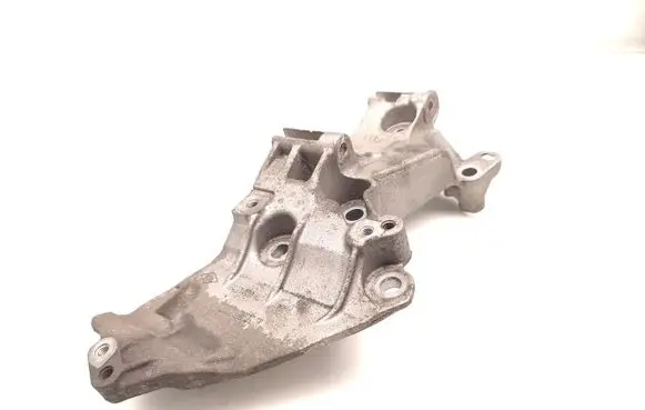 Renault Scenic III - Grand scenic III Generator/alternator bracket 8200669495