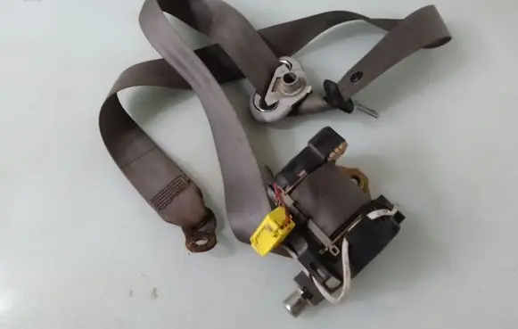 Volkswagen Transporter - Caravelle T5 Front seatbelt 7H0857806E