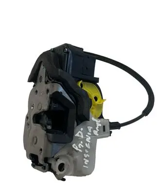 Opel Insignia A Front door lock 13503781