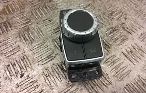Mercedes-Benz A W176 Multifunctional control switch/knob A2469001309 03358711100 A2469013302