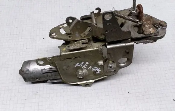 Mercedes-Benz E W210 Rear window wiper motor 0390201678