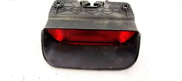 Third/center stoplight
