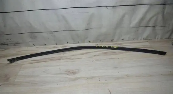 Peugeot Partner III Front door rubber seal