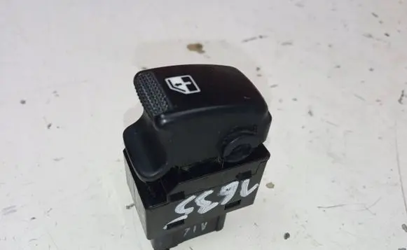Hyundai Matrix Electric window control switch 93580-17000