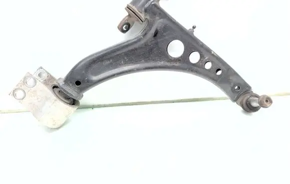 Opel Insignia B Front lower control arm/wishbone 84198833 84198829