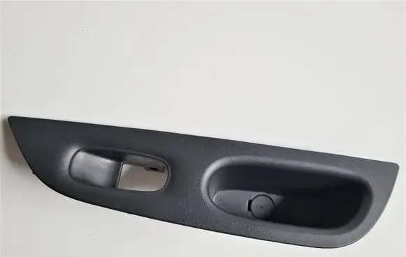 Nissan X-Trail T32 Rear door window switch trim 829604BA0A