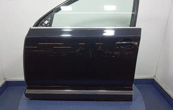 Volkswagen Touareg I Front door 