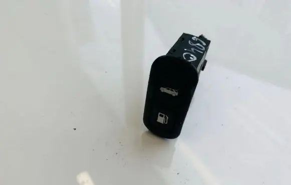 KIA Sorento Fuel tank opening switch 935503e000 93550-3e000
