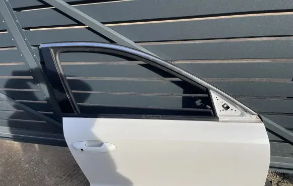 KIA Niro Front door