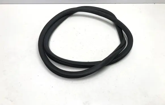 Opel Mokka B Front door rubber seal