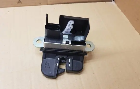 Volkswagen Golf VII Tailgate/trunk/boot lock/catch/latch 5G6827505B