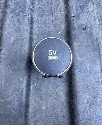 Land Rover Discovery 5 USB socket connector JY3219010DA