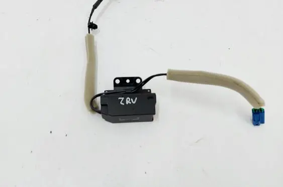 Honda ZR-V Aerial antenna amplifier 8B5003V0J111M1