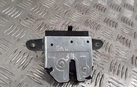Opel Corsa E Tailgate/trunk/boot lock/catch/latch 13481535