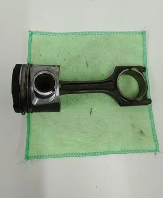 Volvo V50 Piston with connecting rod
