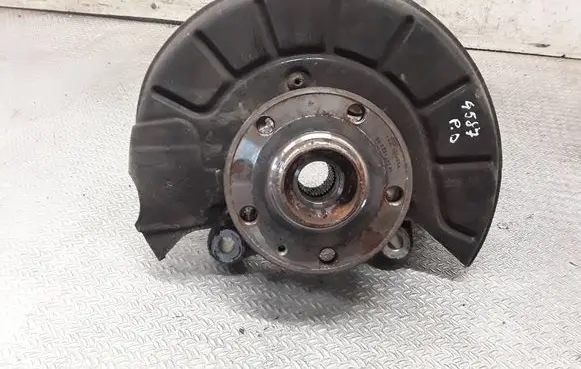 Volkswagen PASSAT B7 Front wheel hub spindle knuckle