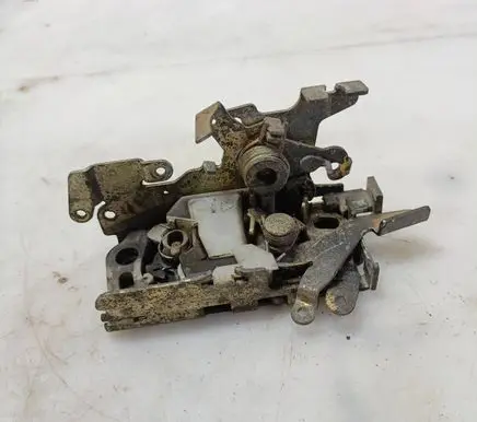 Mercedes-Benz Vito Viano W638 Front door lock 638720 0435