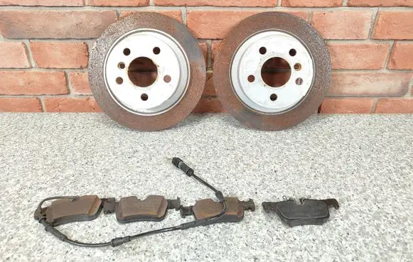 BMW 2 F46 Rear brake disc 6799367
