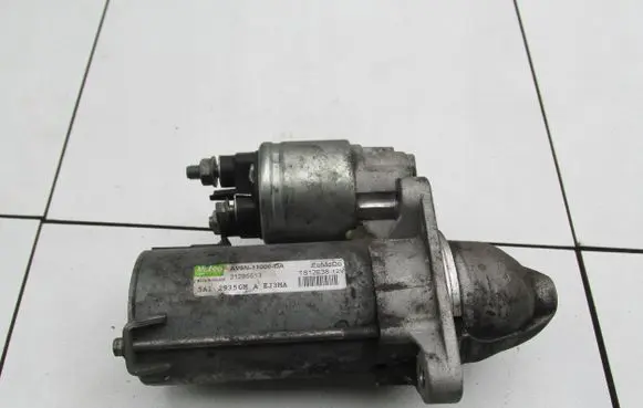 Ford Focus Starter motor AV6N11000DA