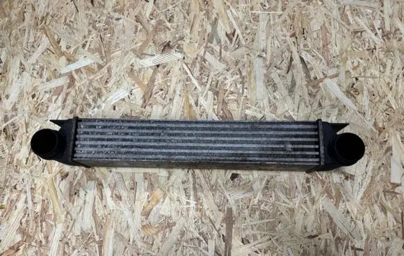 BMW 5 E39 Intercooler radiator 1914555 1612787 80209