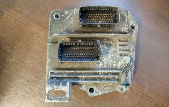 Opel Astra J Engine control unit/module 55561172