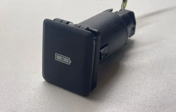 Land Rover Discovery Sport USB socket connector L8B219010CA XBGT3 20190424