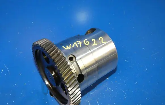 Mercedes-Benz A W176 Oil pump 6511811801