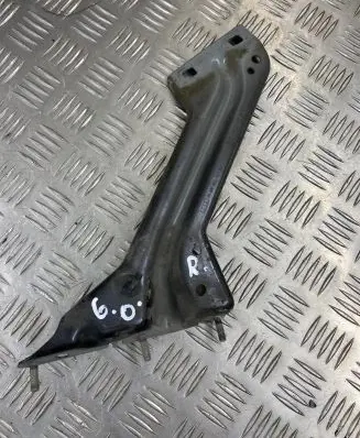 Audi Q5 SQ5 Fender mounting bracket 8R0821136