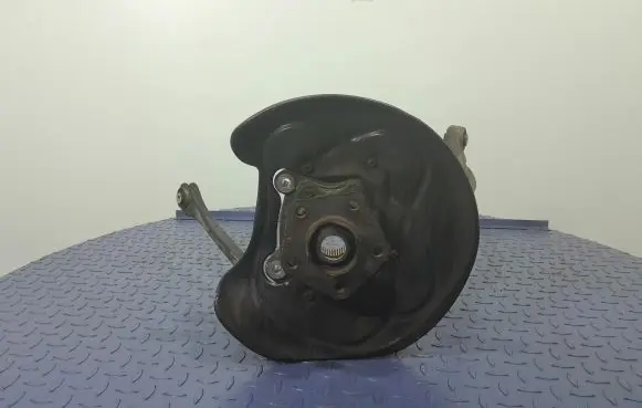 Audi Q7 4M Front wheel hub spindle knuckle 4M0505431Q