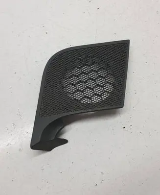Jeep Grand Cherokee (WK) Subwoofer grill/trim 5KB007RM VT5864R