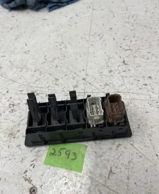Renault Master II Windscreen/window heater switch 8200430542