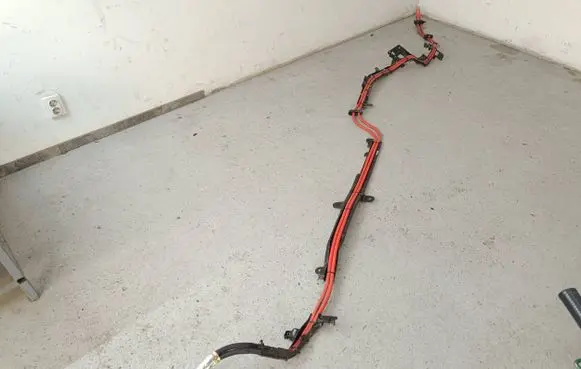 BMW 5 G30 G31 Positive cable (battery) 6807323 65945855 270720230333