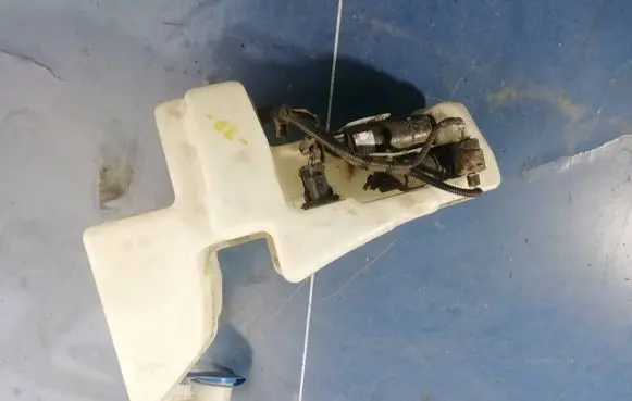 Volvo XC90 Headlight washer pump 3B7955681 3028143