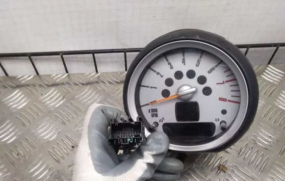 Mini One - Cooper Coupe R56 Tachometer 9178742 BM0505023
