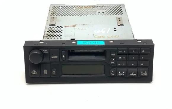 Radio/CD/DVD/GPS head unit