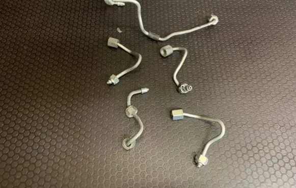 BMW X1 E84 Fuel injector supply line/pipe 