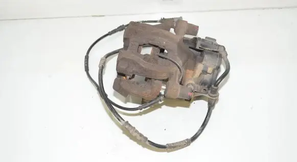 BMW 2 F46 Rear brake caliper 6860398 34216860398 34206883034