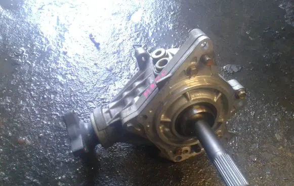 Nissan Qashqai Gearbox transfer box case 
