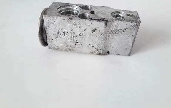 Air conditioning (A/C) expansion valve