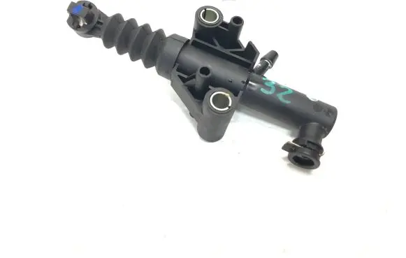 Renault Trafic III (X82) Clutch master cylinder 306101657R 93461341