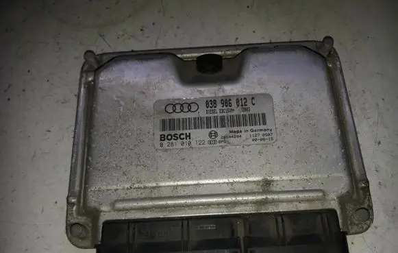 Audi A3 S3 8L Engine control unit/module 0281010122