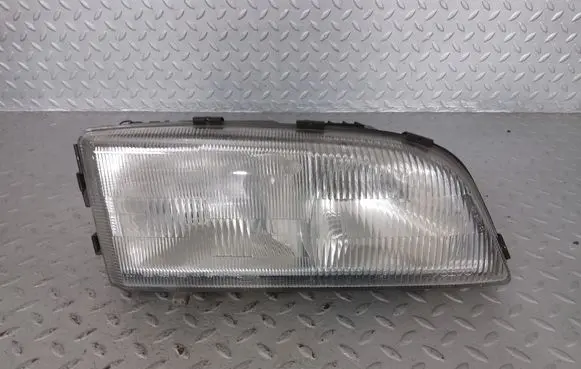 Volvo S70 V70 V70 XC Headlight/headlamp 9483278