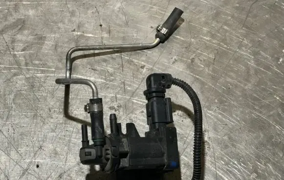 Peugeot 508 Turbo solenoid valve 9674084680