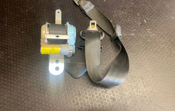KIA Sorento Front seatbelt 0432022 405326