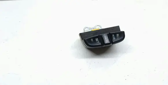 Steering wheel buttons/switches