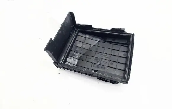 Volkswagen Golf V Fuse box cover 1k0937132f
