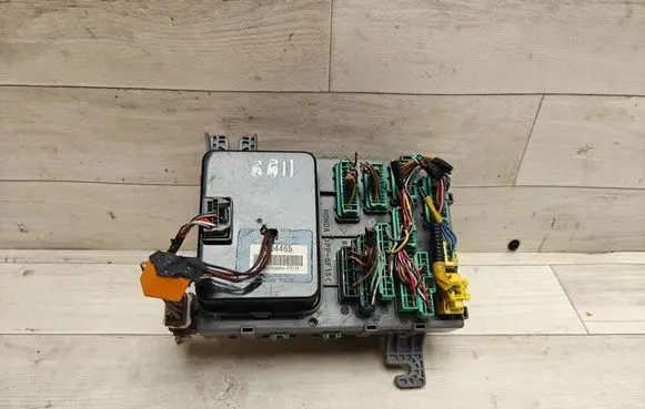 Honda FR-V Fuse module SJHG013 070124 G130EHMN