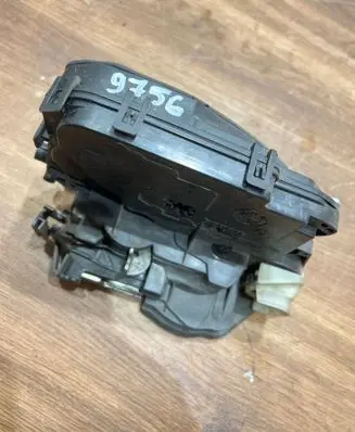 BMW 3 E90 E91 Front door lock 7059967